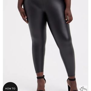 Torrid Faux Leather Leggings size 4x